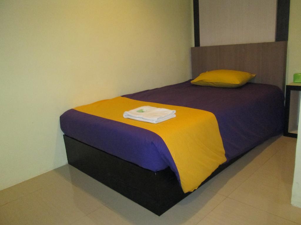 Green Leaf Inn Pontianak Cameră foto