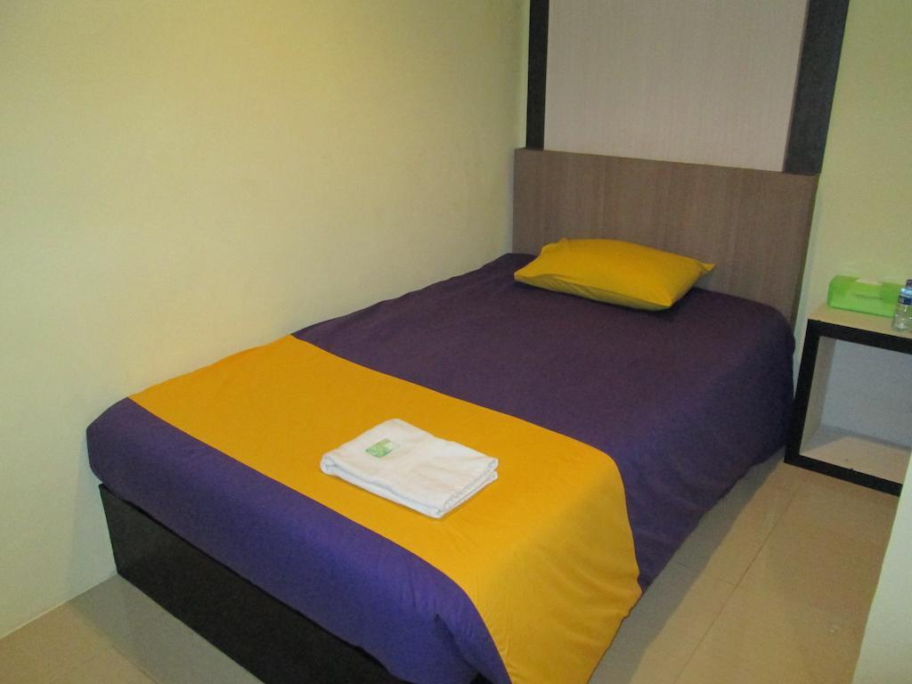 Green Leaf Inn Pontianak Cameră foto